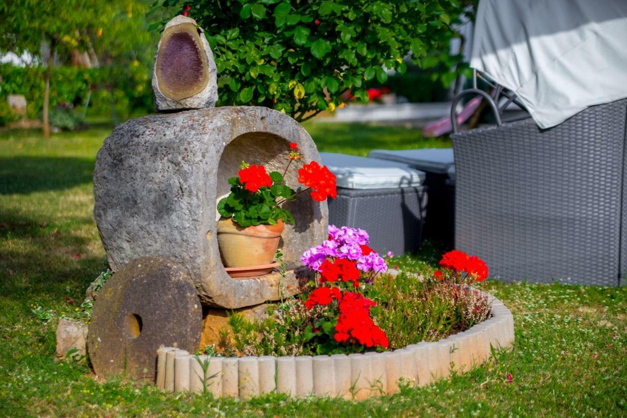 Garden Paradise App Sveti Vid-Miholjice Экстерьер фото